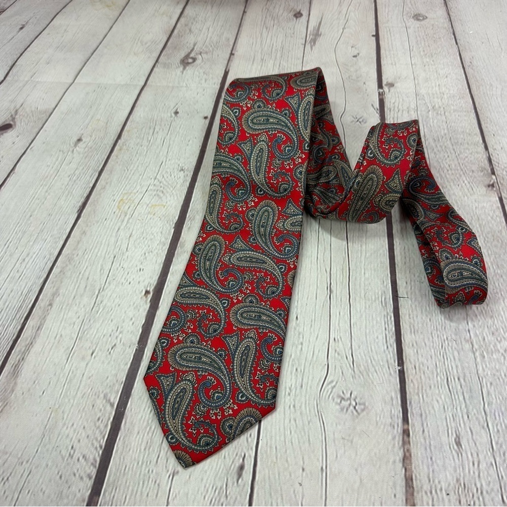 Lands' End Red and Gray Paisley silk Tie made in USA classic preppy old money